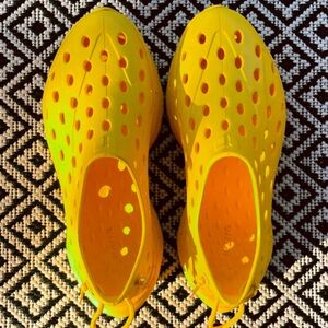 KANE FOOTWEAR* mustard yellow